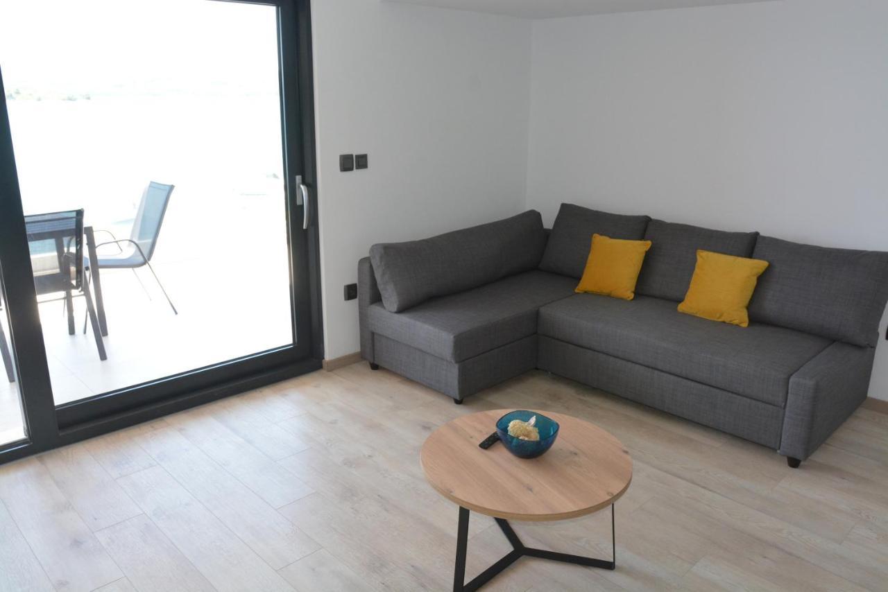 Sole Apartment Туран Екстериор снимка