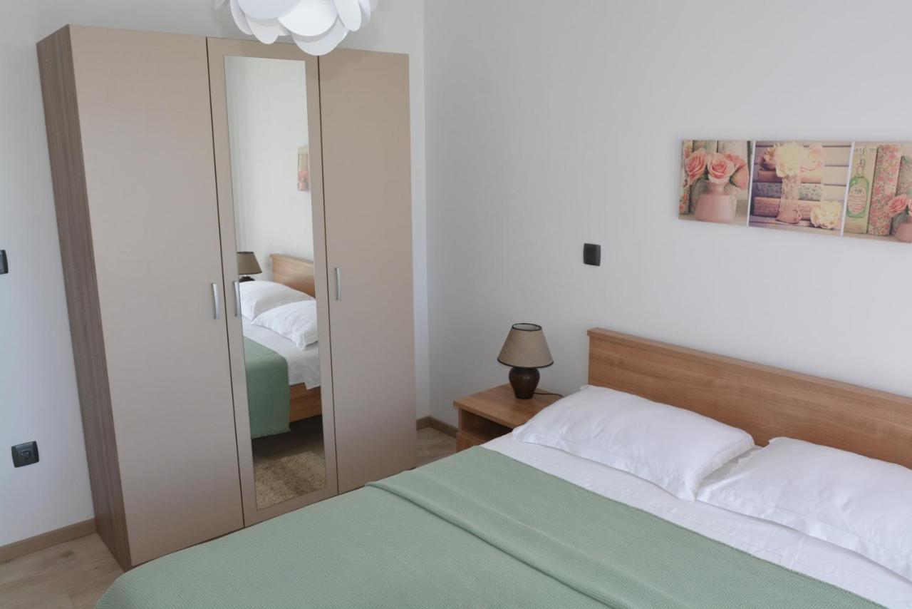 Sole Apartment Туран Екстериор снимка