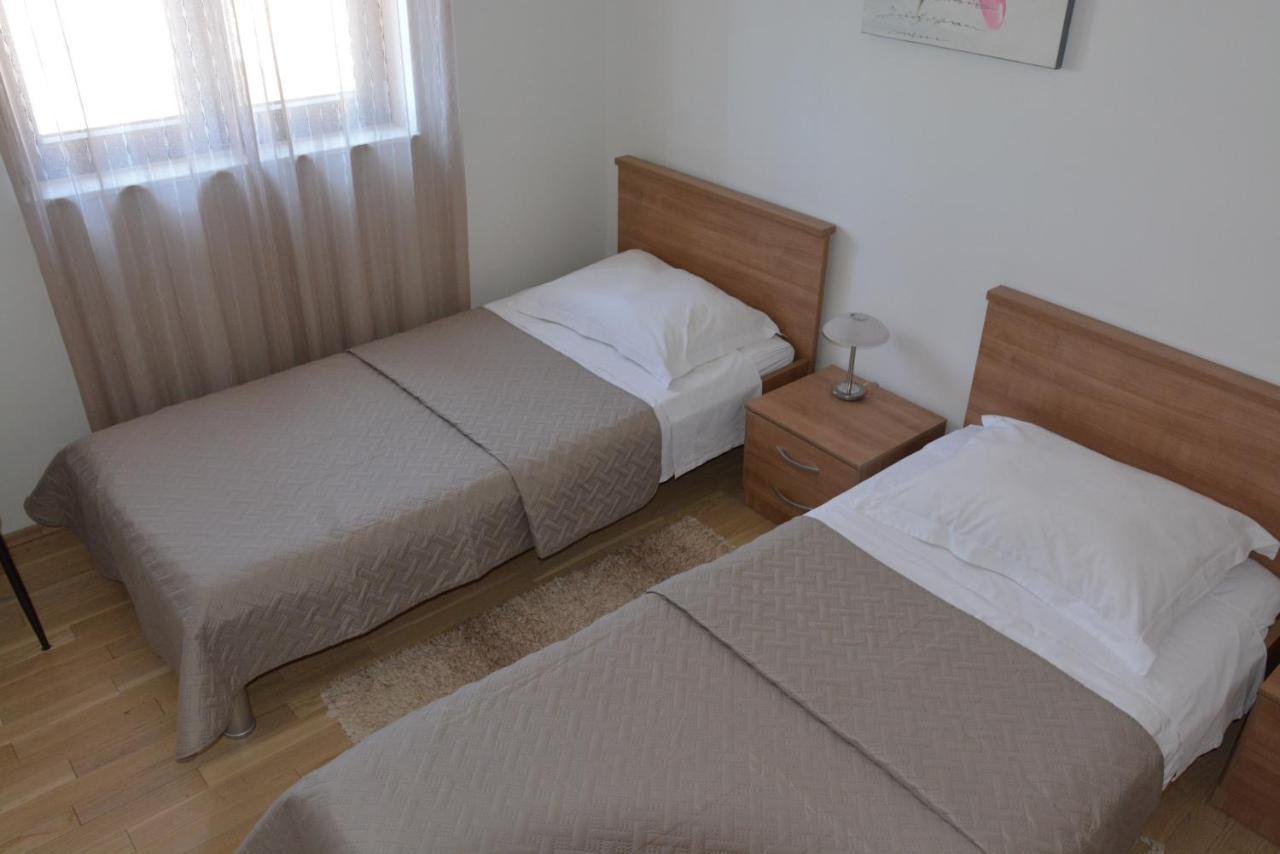 Sole Apartment Туран Екстериор снимка