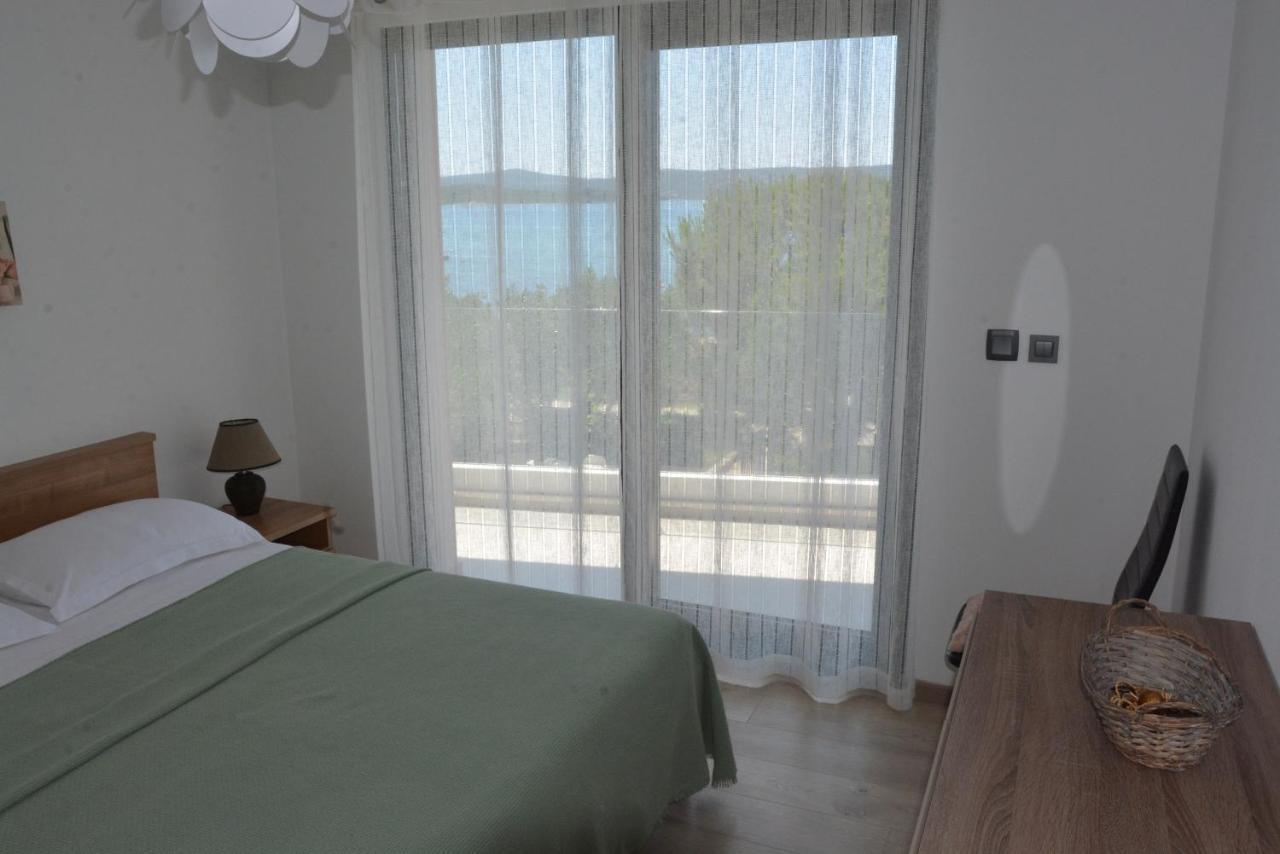 Sole Apartment Туран Екстериор снимка