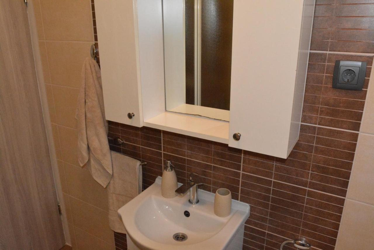 Sole Apartment Туран Екстериор снимка