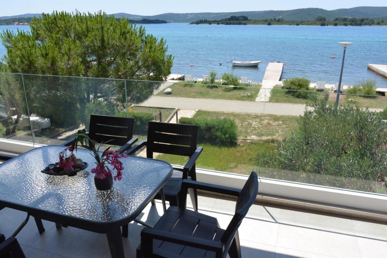 Sole Apartment Туран Екстериор снимка