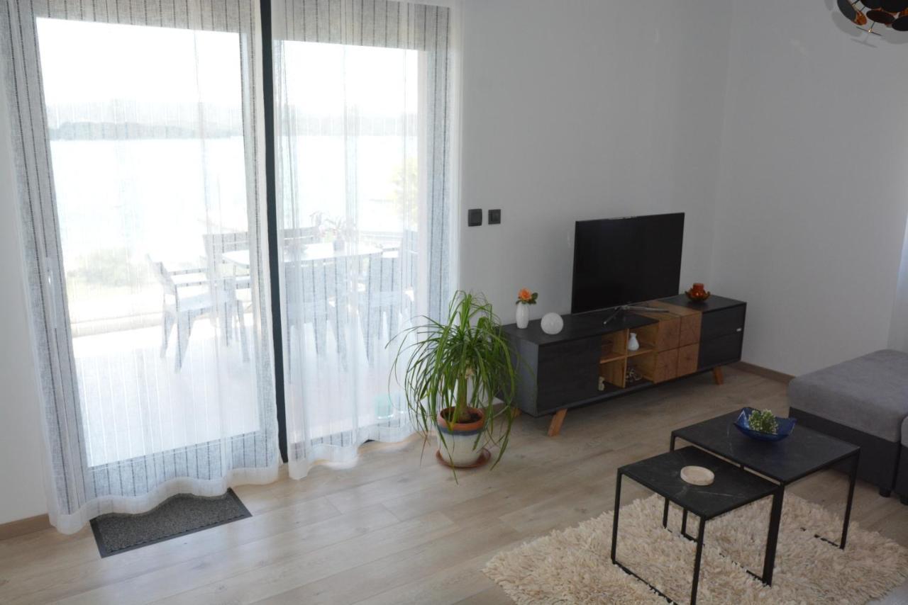 Sole Apartment Туран Екстериор снимка
