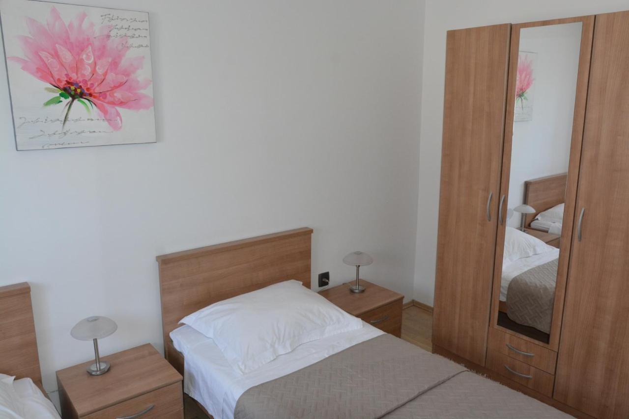 Sole Apartment Туран Екстериор снимка