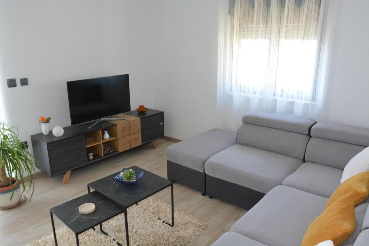 Sole Apartment Туран Екстериор снимка
