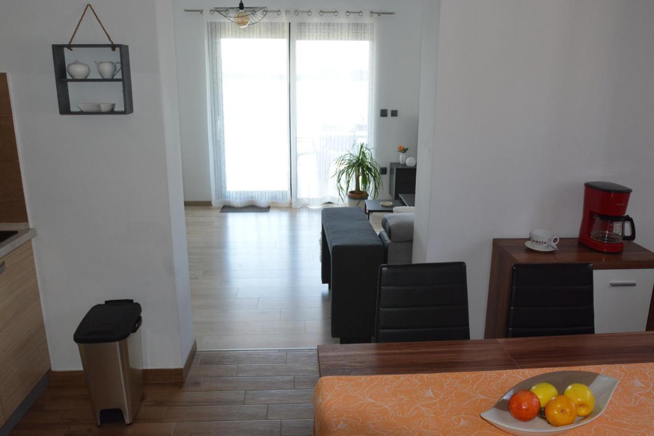 Sole Apartment Туран Екстериор снимка