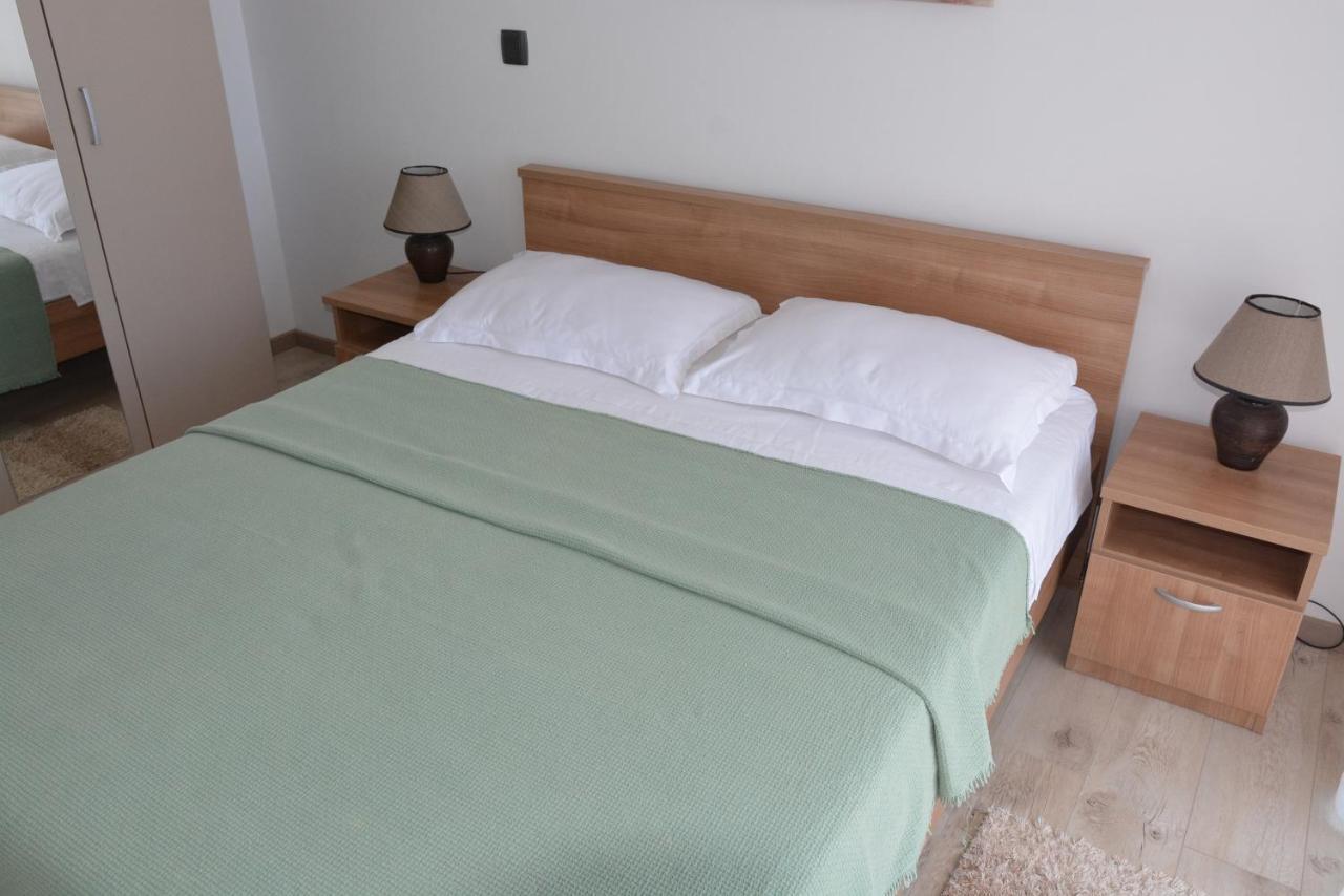Sole Apartment Туран Екстериор снимка