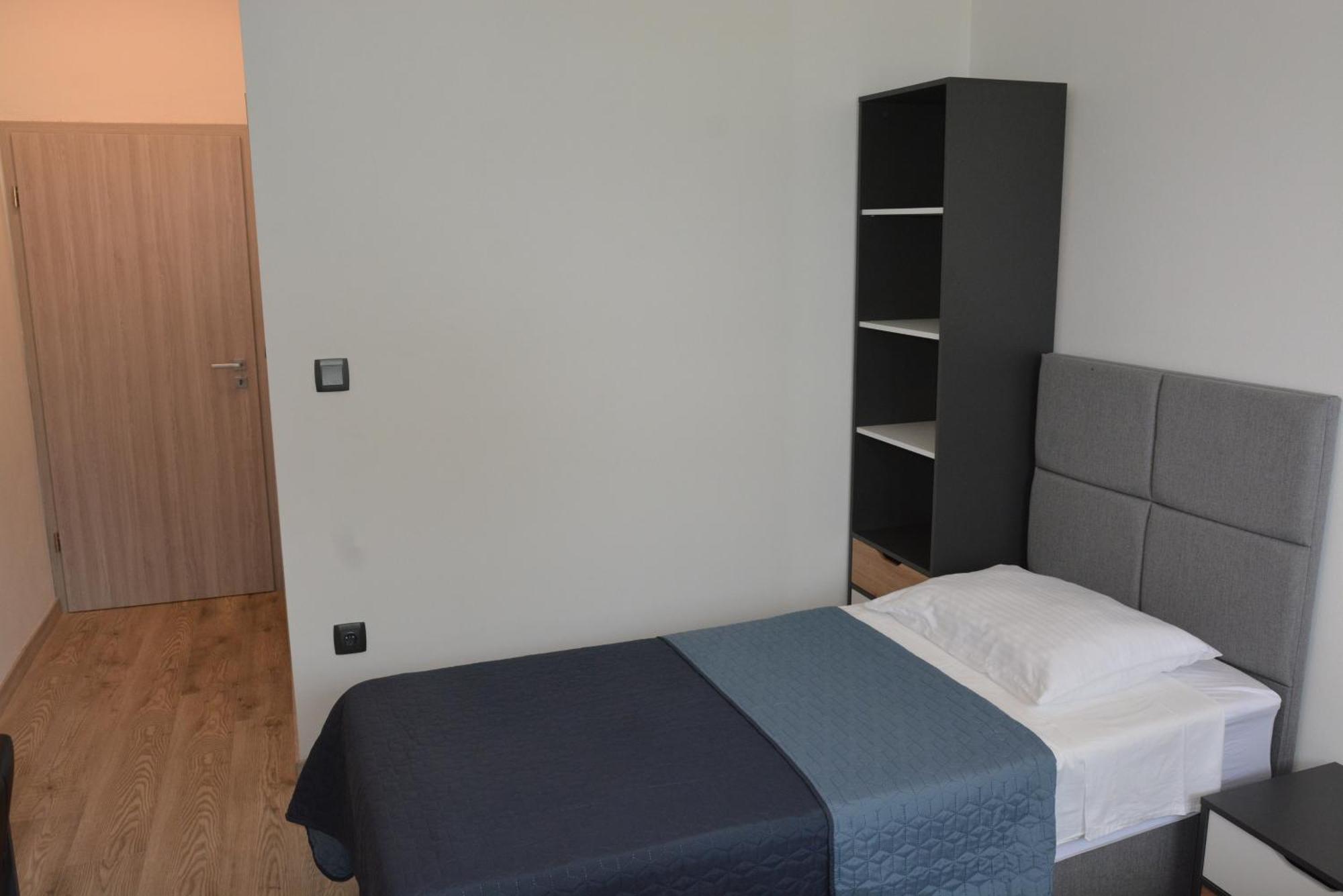Sole Apartment Туран Екстериор снимка
