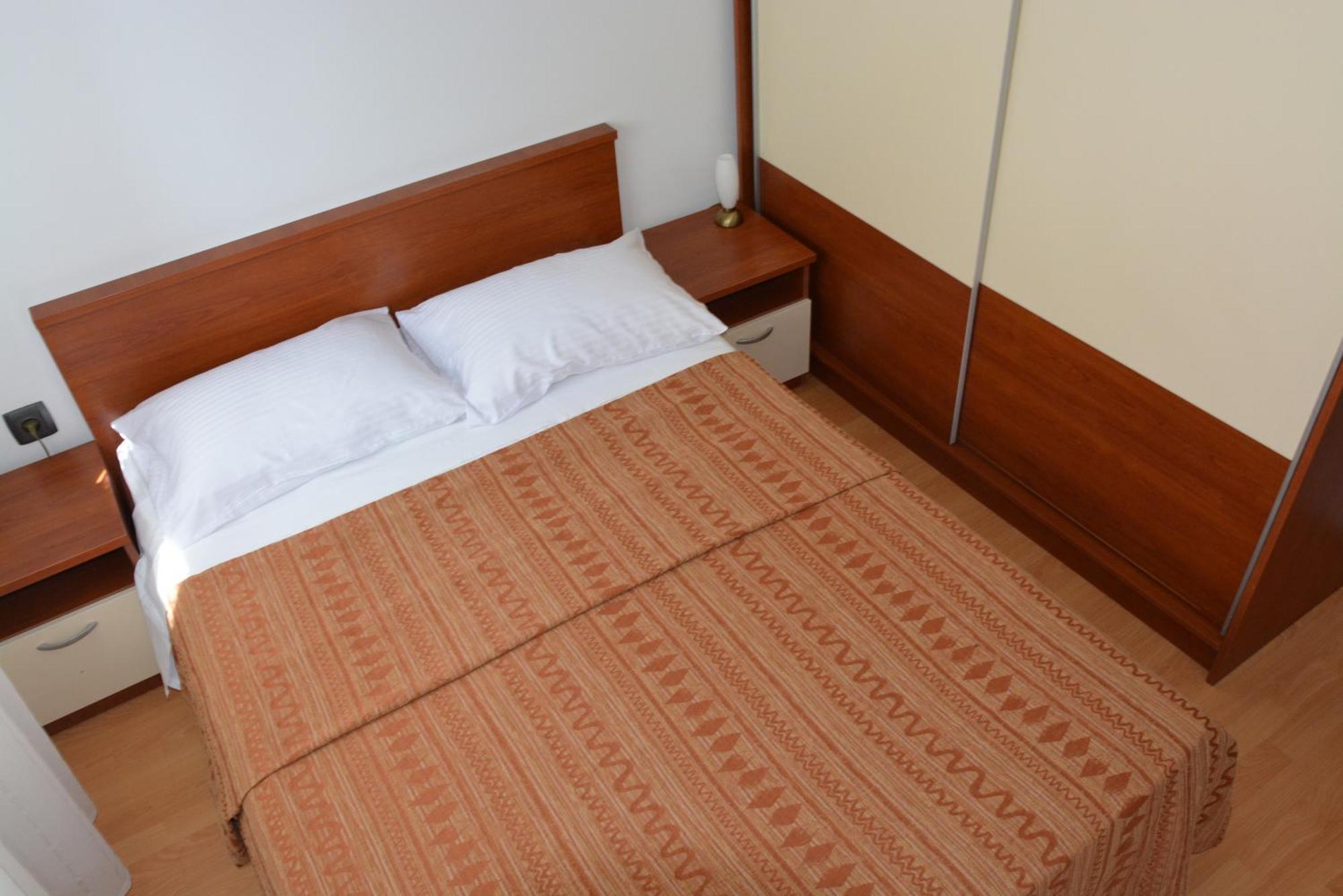 Sole Apartment Туран Екстериор снимка